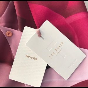 NWT Ted Baker Scarf pink/rose print